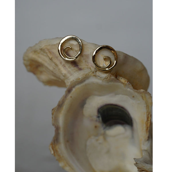 Tiny Floating Wave Studs