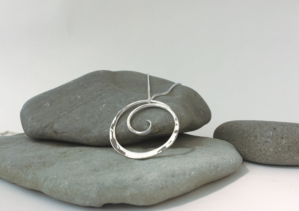 Statement Floating Wave