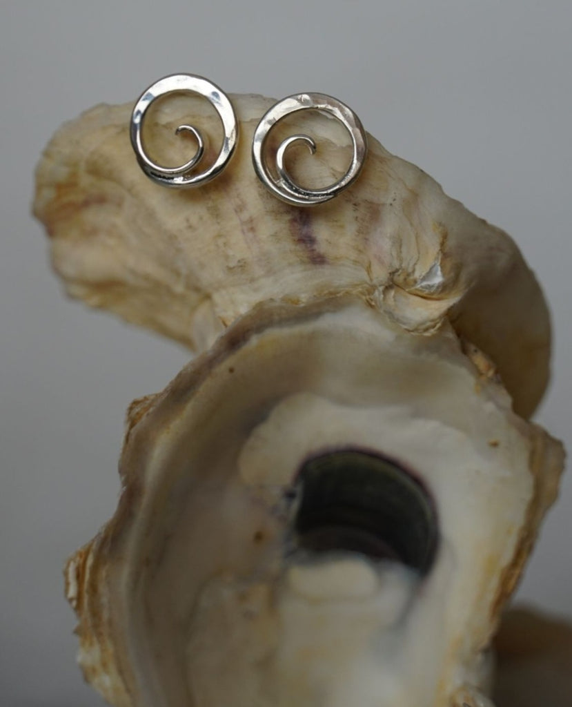 Tiny Floating Wave Studs